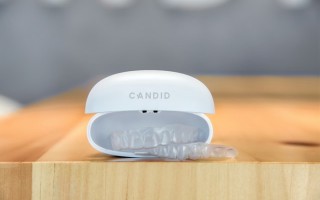 candid-FDuefSgoO8E-unsplash teeth whitener